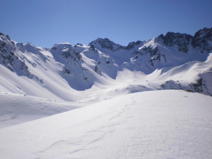 Ailsa Pass on the left, Mt Tamaki centre.